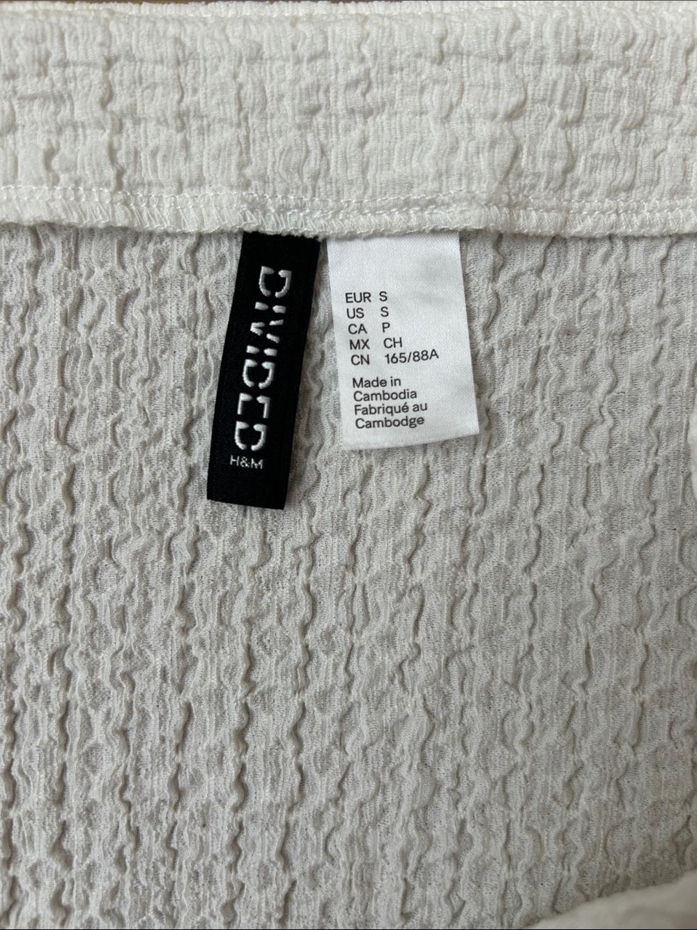 H&M White Textured Button-Front Sleeveless Vest - Picture 3 of 4
